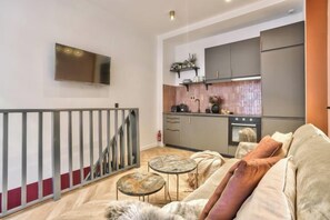 Unclassified image, 4 of 15, button - NEW! Eiffel Tour Splendid 2BR apt in Paris (Paris)