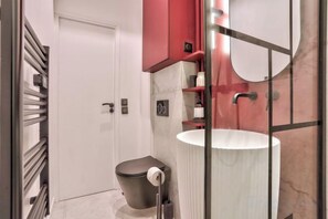 Bathroom - NEW! Eiffel Tour Splendid 2BR apt in Paris (Paris)