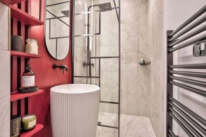 Unclassified image, 4 of 15, button - NEW! Eiffel Tour Splendid 2BR apt in Paris (Paris)