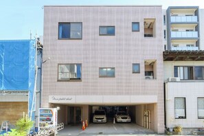 Unclassified image, 2 of 8, button - Mon Petit Chat in Kanazawa (Kanazawa)