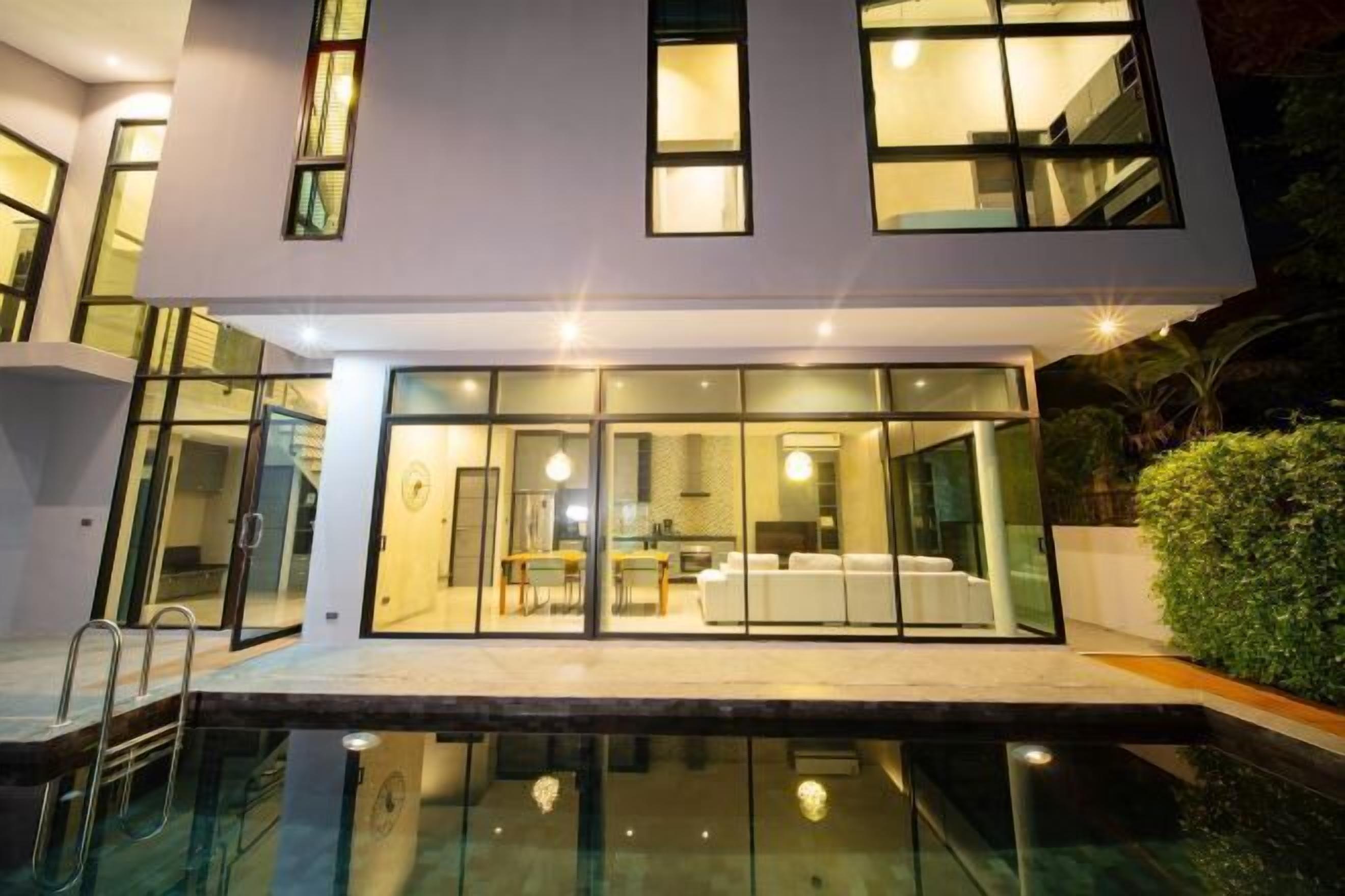 حمام سباحة خارجي