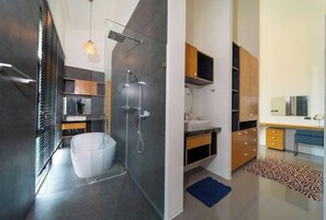 Unclassified image, 5 of 147, button - bangtao 3BR Modern Villa Wallaya Harmony (Phuket)