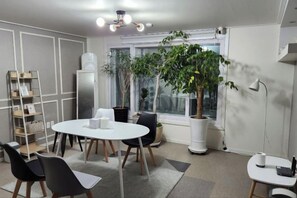 Unclassified image, 2 of 7, button - Guesthouse Samdeok (Daegu)
