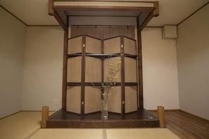 Unclassified image, 3 of 19, button - KIRAKU･NIJO (Kyoto)