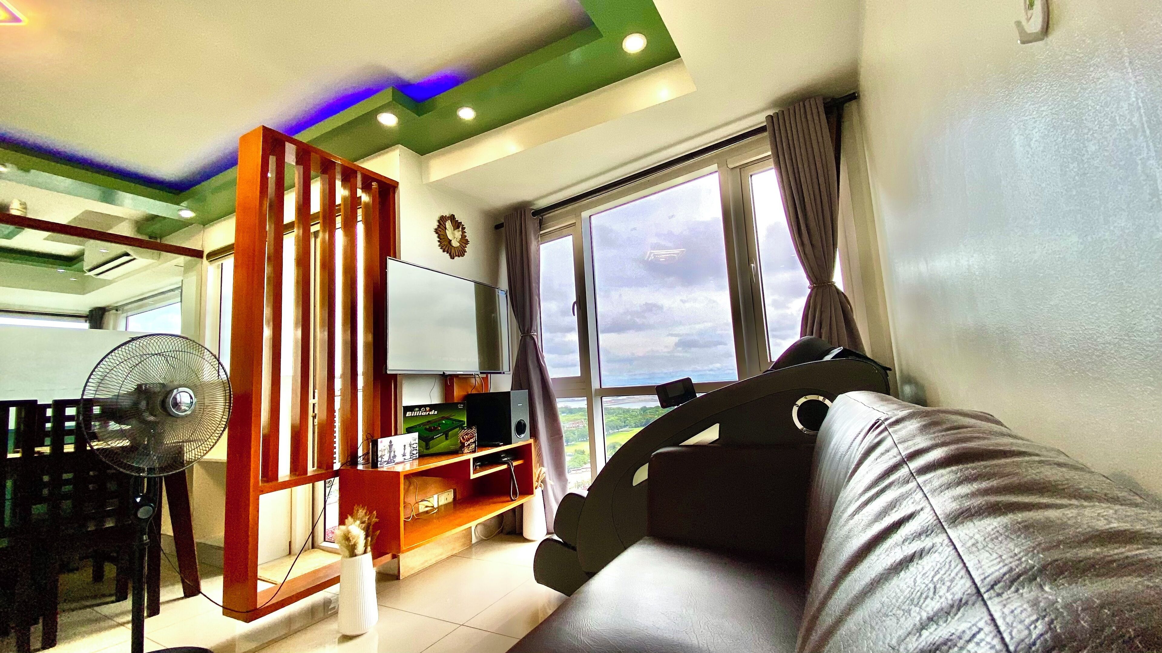 Luxury-Apartment, Buchtblick | Wohnbereich