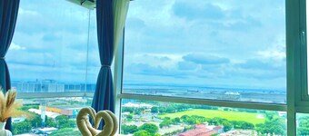 Hotel near Airport Mall of Asia PICC WTC