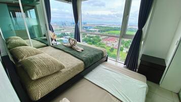 Ducha, artículos de tocador gratuitos, secador de pelo, pantuflas