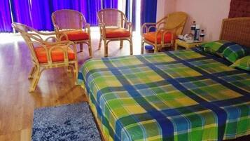 Deluxe Double Room, Balcony, Garden View | Bathroom | Free toiletries, towels, soap, shampoo