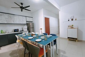 تناول الطعام