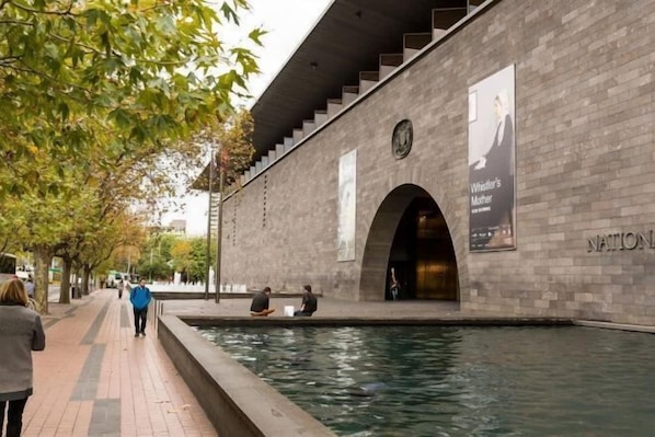 Pool - Cozy & Chic Apt Near Crown Casino & Southgate Mall (Southbank)