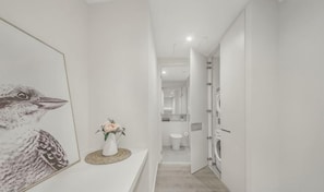 Unclassified image, 5 of 15, button - Cozy & Chic Apt Near Crown Casino & Southgate Mall (Southbank)