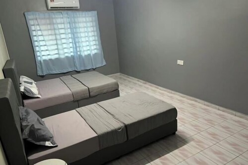 200A & 201A Homestay Malim Nawar