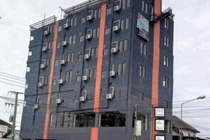 Exterior - M.E Hotel (Luang Namtha)