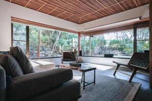 Room - KEYAKIZAKA (Ito)