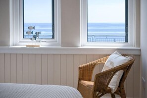 Room - Waterfront 2 - 2 Bedroom Apartment - Wisemans Bridge (Saundersfoot)