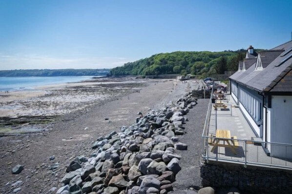 Unclassified image, 1 of 10, button - Waterfront 2 - 2 Bedroom Apartment - Wisemans Bridge (Saundersfoot)