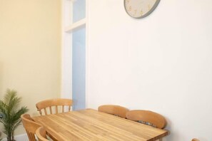 Cots/infant beds