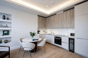 Private kitchen - 311 Superior Maisonette (London)