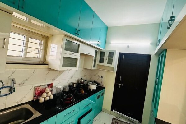 Cots/infant beds - 3BHK Fully Furnished In Kphb Phase 15 (Hyderabad)