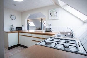 Room - The Penthouse - 1 Bedroom Penthouse - Milford Haven (Milford Haven)