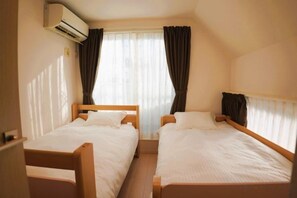 Unclassified image, 4 of 21, button - Tokyo Ikebukuro villa (Tokyo)