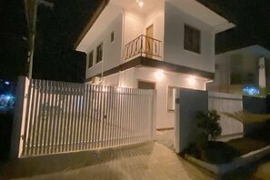 Exterior - Time To Sleep — Casa Ala Una (Butuan)