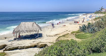 Charming 2-bedroom La Jolla Village cottage with AC