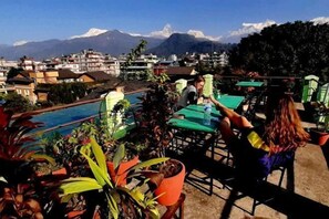 Tempat makan outdoor