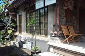 Garden - Ega S Hostel (Bali)