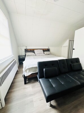 1 غرفة نوم ومكواة/لوح كي وواي فاي وملاءات أسرّة