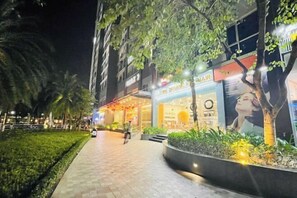 المنشأة من الخارج