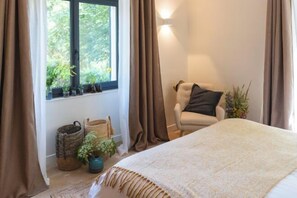 Cots/infant beds