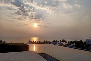 Unclassified image, 3 of 41, button - Baan Chid Haad (Chon Buri)