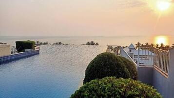 Kolam renang terbuka