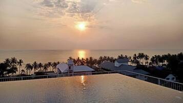 Kolam renang terbuka