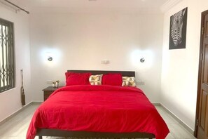 Room - 3 Bdrm city view @ Dzorwulu with a pool (Accra)