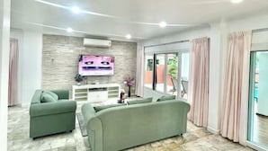 Ballroom - Casa jomtien village Pattaya Sea Sky Pool Villa (Pattaya)