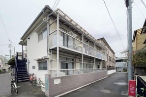Unclassified image, 2 of 4, button - Shiinamachi house (Tokyo)