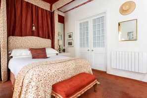 Room - Steps to Sloane Square (London)