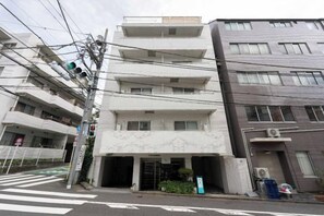 Unclassified image, 3 of 5, button - S-K MANSION (Tokyo)