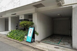 Unclassified image, 4 of 5, button - S-K MANSION (Tokyo)