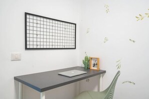 Room - Stylish Seaside Escape with Balcony (Nahariyya)