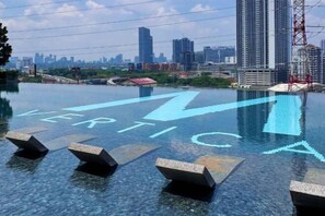 Exterior - KL Modern Family Suites • 3–4BR • Walk to MRT/Mall • Infinity Pool (Kuala Lumpur)
