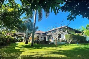 Garden - Kesorn Charming Authentic Thai Pool Villa Phuket (Phuket)