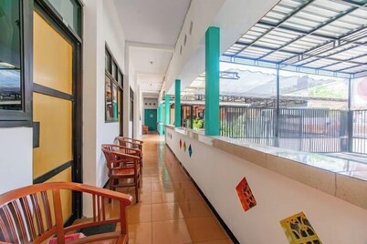 Hotel O Central Madiun Near Stasiun Kota Madiun