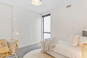 Interior - Lipscombe Mt Wellington view luxury house (Sandy Bay)