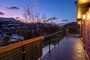 Exterior - Lipscombe Mt Wellington view luxury house (Sandy Bay)
