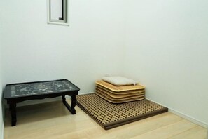 Cribs/infant beds - DanXiaGE in country near the sea (Itoman)