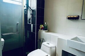 Bathroom - Johor Cozy Home 2 Rooms & Easy Parking Fast WiFi ! (Plentong)