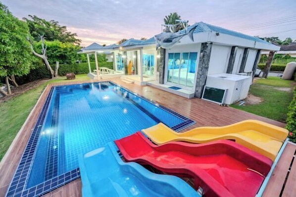 Pool